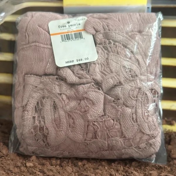 Free People Adella Dusty Mauve Size S Reg $68 Approx. 19.5” Length 69% Viscose 19% Nylon 12% Cotton Bottom 100%Viscose - Image 5