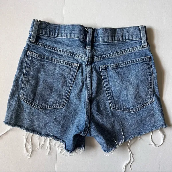 Gap denim button fly high rise cheeky shorts size 0/25 Denim - Image 3