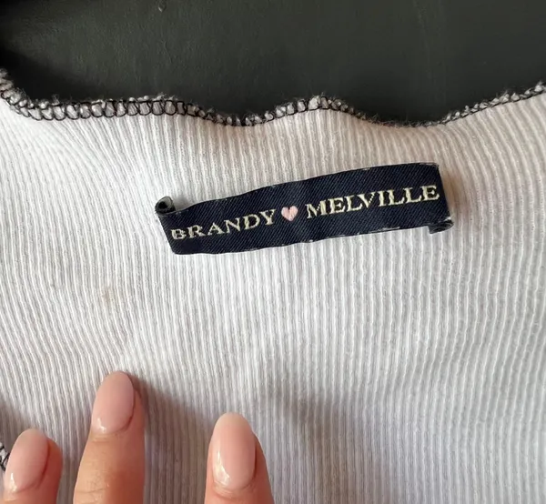 Brandy Melville crop top - Image 6
