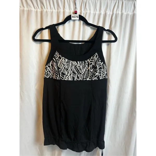 Lululemon Black Ta Ta Topper Run Athletic Cinch Hem Tank Top Women’s size 6 - Image 7