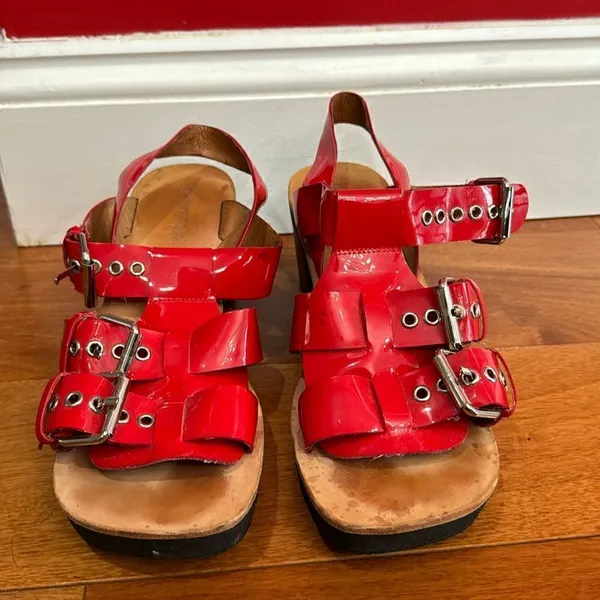 Jeffrey Campbell Riveter Lugged Buckle Sandal patent‎ leather red size 7.5 - Image 3