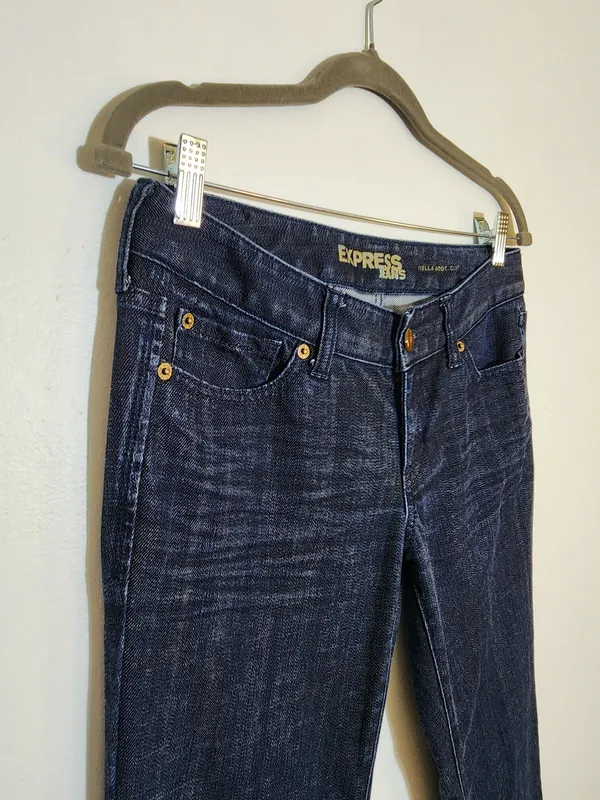 Express Dark Wash Stella Bootcut Jeans Size 6 Long - Image 4