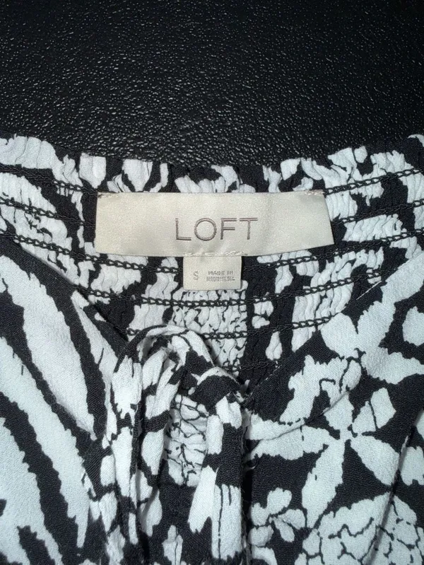LOFT Black and White Tropical Print Smocked Ruffle Strap Tank Top-S - Image 3