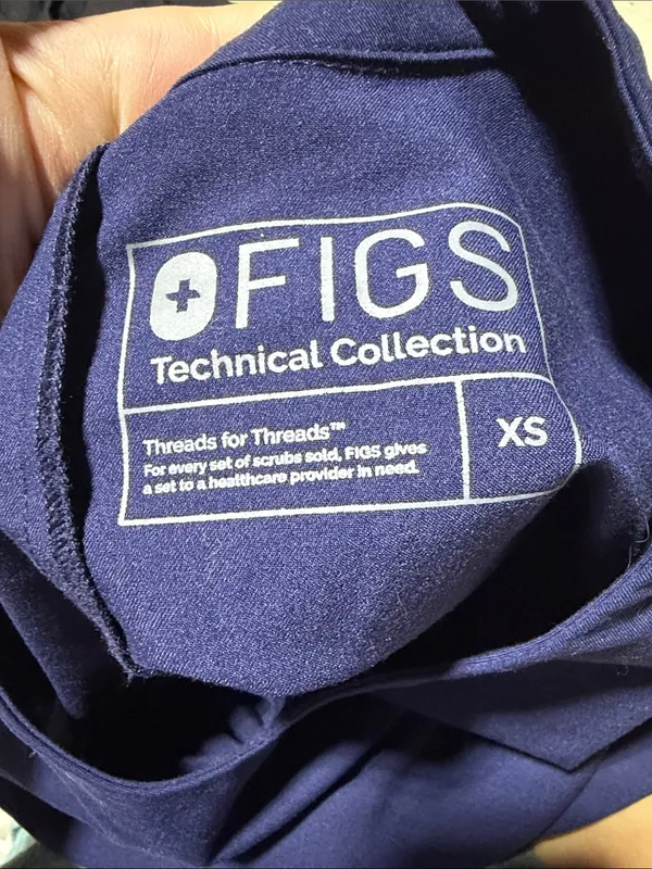 FIGS Navy V-Neck Scrub Top with Pockets XS - Image 6