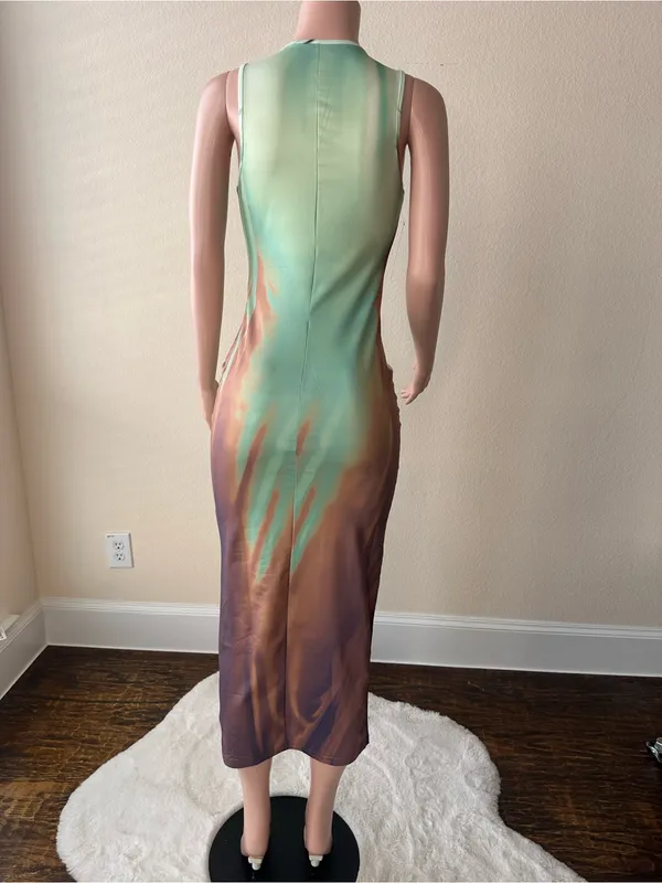 Brand New! | Women’s Green silhouette Chic Midi Dress | Size Medium - Image 2
