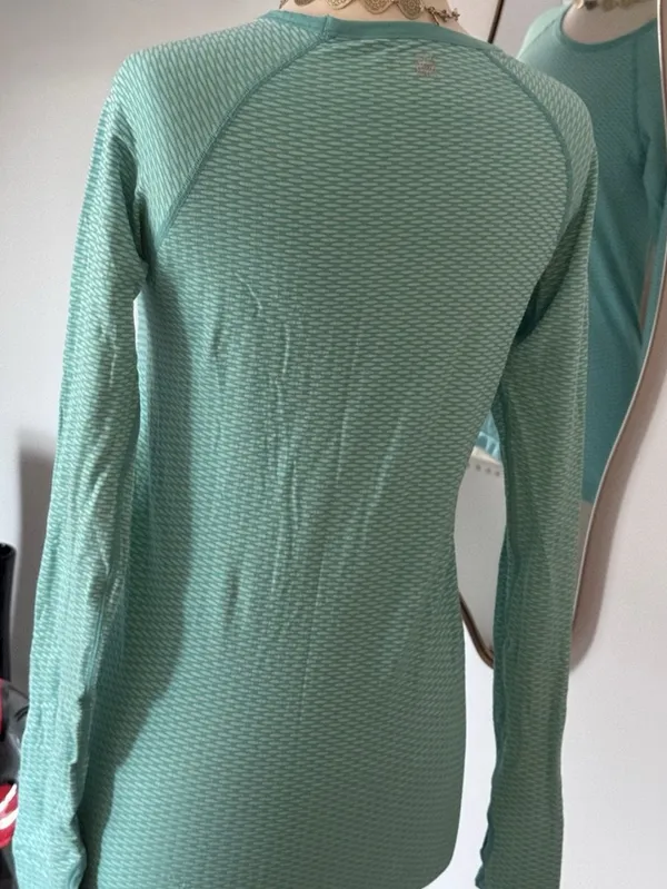 Victoria's Secret VSX Sport Aqua Running Long Sleeve Top - Image 6