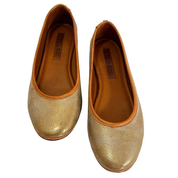 Trask Piper Gold Metallic Brush Off Natural Vachetta Leather Flats - Image 2