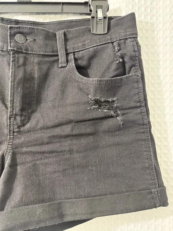 Old Navy Mid Rise Black Wash Ripped Boyfriend Jean Shorts Size 10 - Image 3