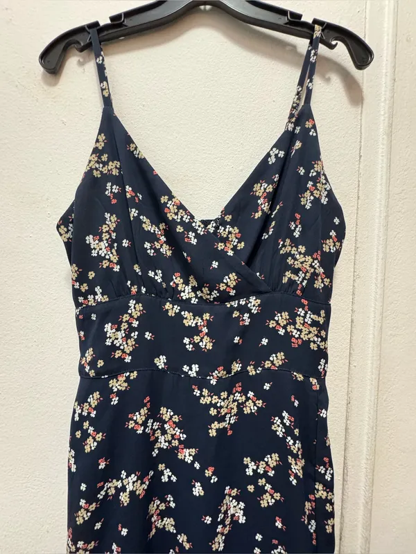 Abercrombie & Fitch navy floral maxi dress with strappy details side slit Small - Image 10