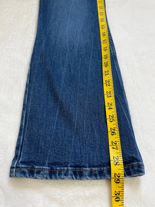 Wrangler Retro Women's Flare Leg Jeans Size 30X30 - Image 8