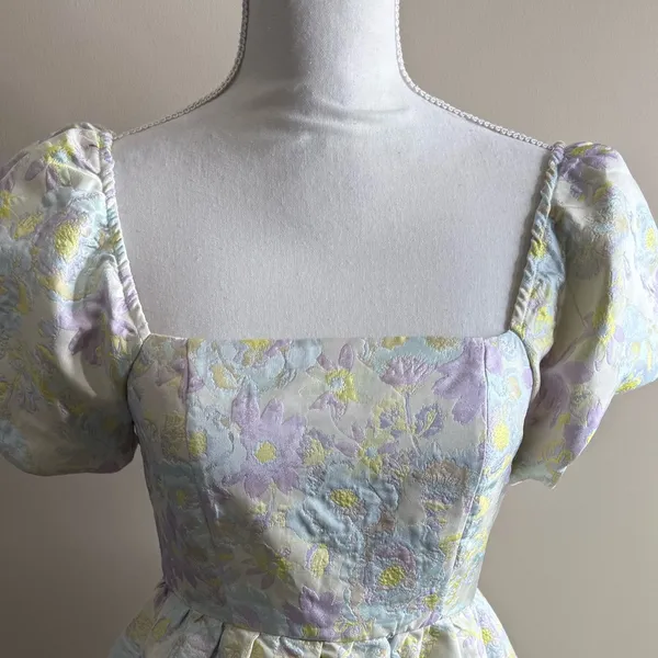 TCEC Pastel Floral Puff Sleeve mini dress jacquard size small - Image 3