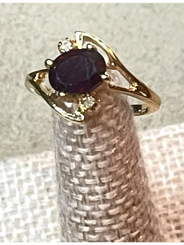 Vintage 80s Gold Plated Faux Ruby Bypass Cocktail Ring Size 5.75 - Image 5