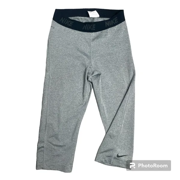 Nike 3/4 Crop Dri-Fit Athletic Legging - Image 2