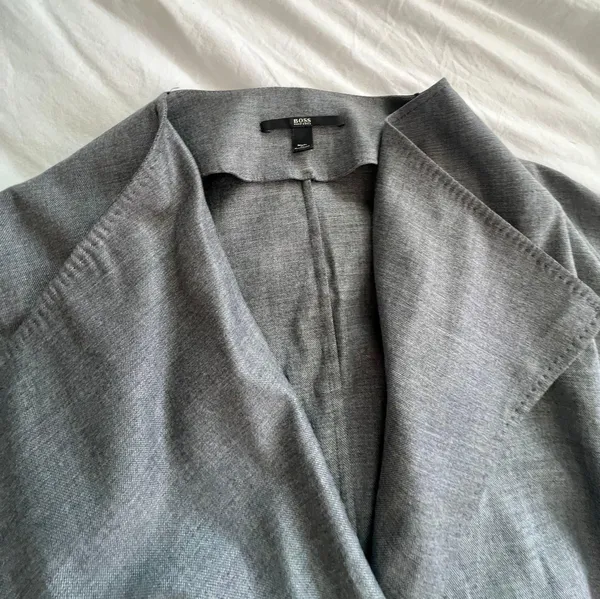 Hugo Boss gray belted waterfall v neck collared trench mid length dress M - Image 9