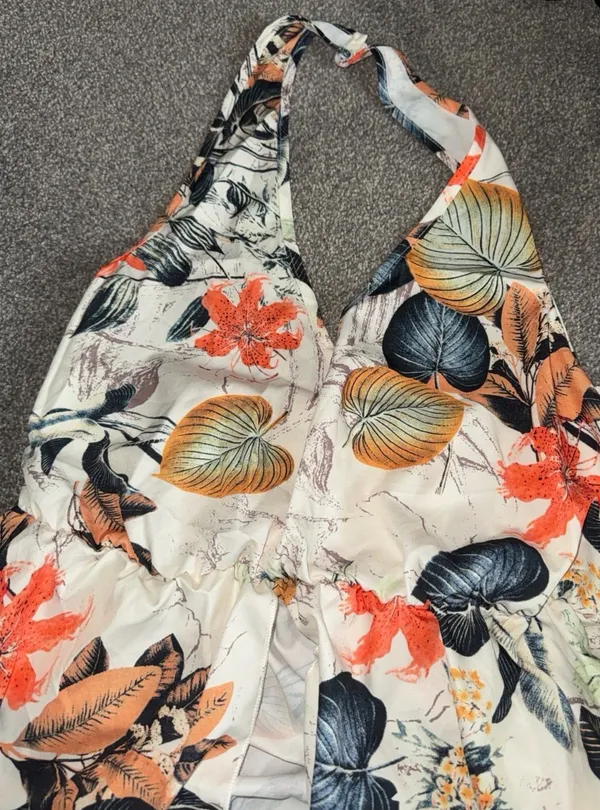 Halter Top & Shorts Shein Floral Print - Image 4