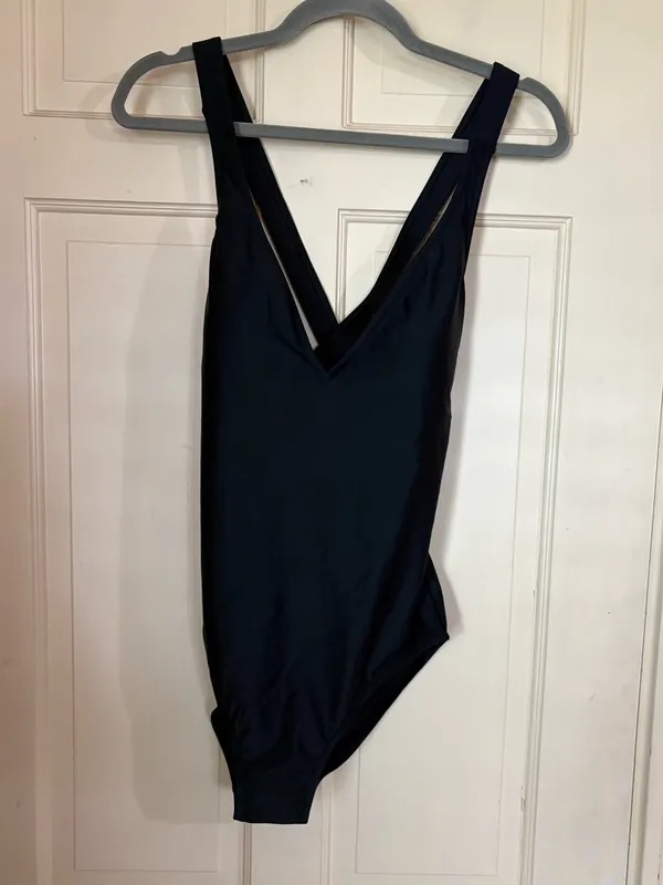 J Crew size 4 High Support Cross Back One Piece Swimsuit Deep V-neck black NWT - Image 8