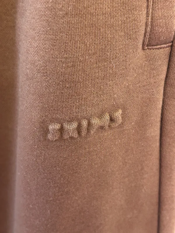 Skims Cotton Fleece classic straight leg pant bison, medium New with tags - Image 6
