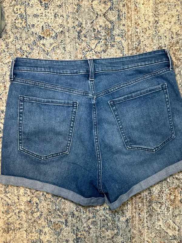 Old Navy High-Rise Wow Rolled Denim Shorts Size 14 - Image 4