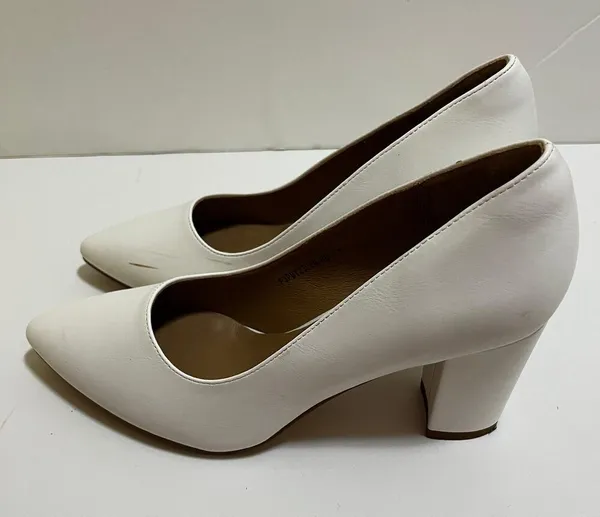 Idifu Classic White 3" Pumps Shoes 7.5 - Image 3