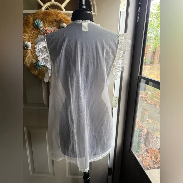 Vintage sheer white lace trim nightie over coat - Image 5