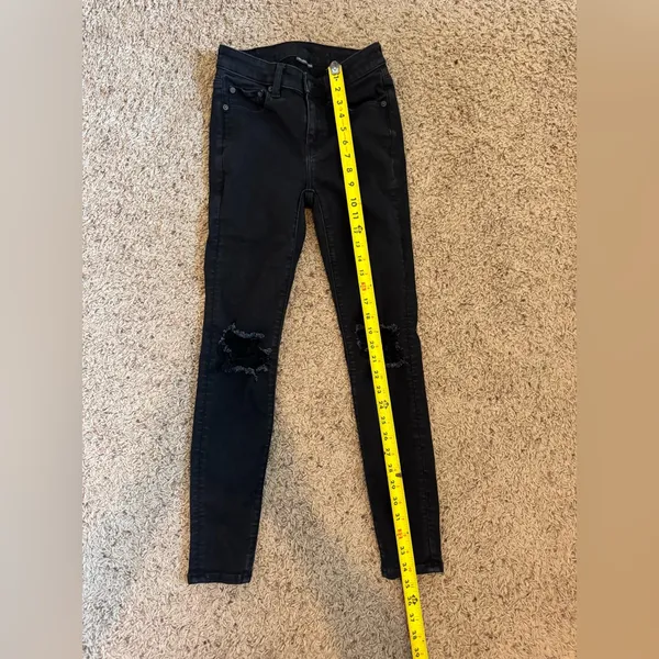 American Eagle Outfitters Distressed Black Hi-Rise Jeggings size 2 Short - Image 3