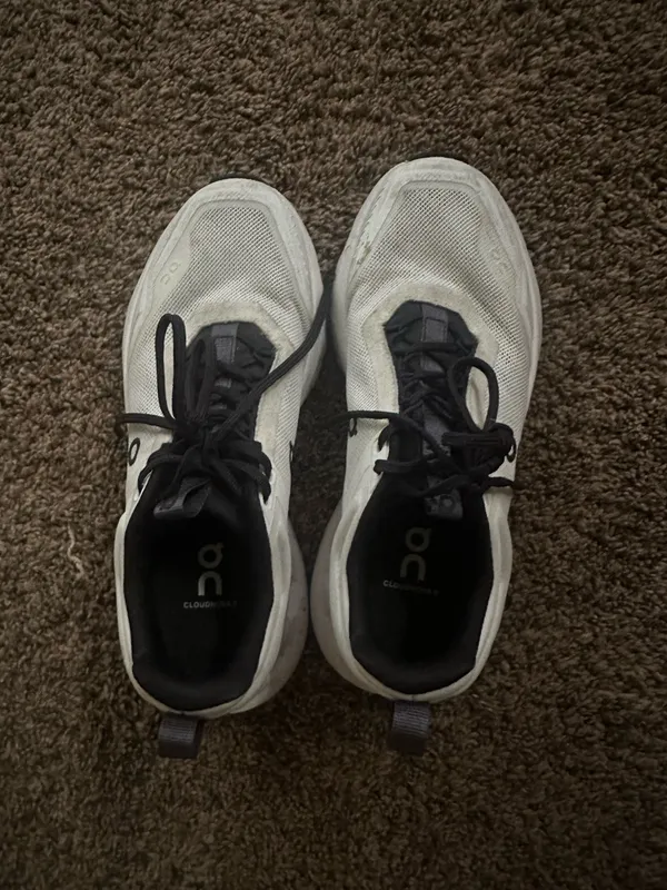 Tennis Shoes On Cloud Women’s - Image 2