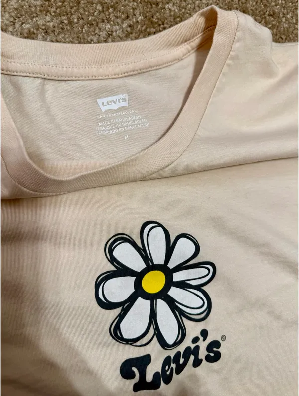 Levi’s Cropped Tee - Image 2