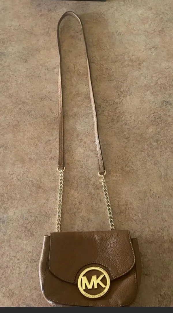 Michael Kors Crossbody - Image 2