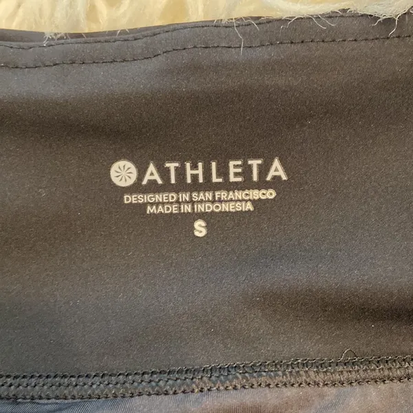 Athleta Shorts size S inseam 3” waist 30” flat elastic color black small pocket - Image 8