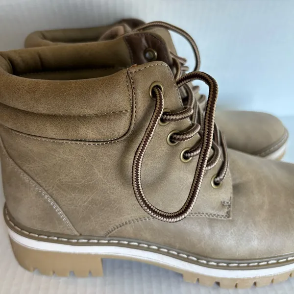 NEW Jessica Cline Clipper Hiker Boots NEW - Image 2