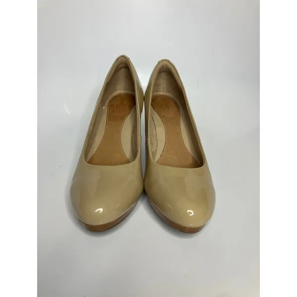 Clarks Artisan‎ Pumps Womens 8.5 Nude Beige Good Patent Leather Round Toe Heel - Image 2