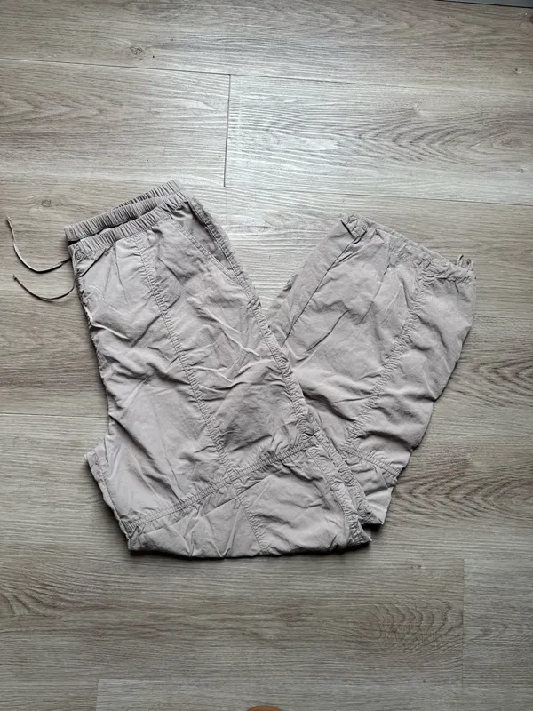 Women’s H&M Cargo Pants - Image 3