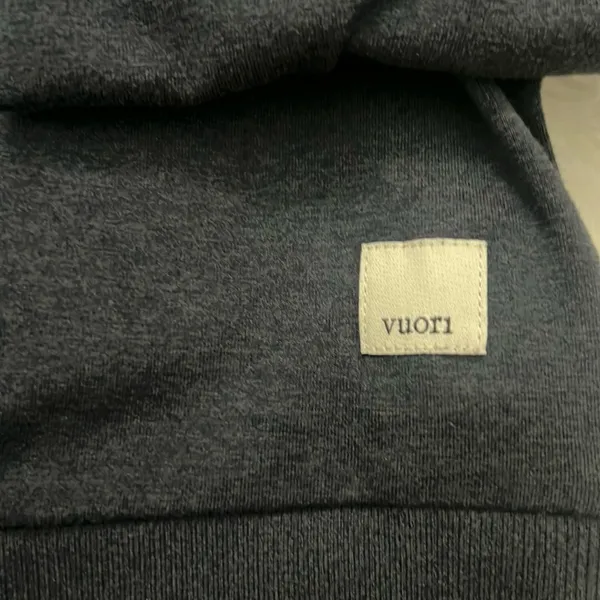 Vuori Black Heather Daydream Crew Long Sleeve size small - Image 2