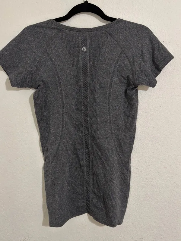 Lululemon Swiftly Tech Short Sleeve Top Size 6 - Image 2