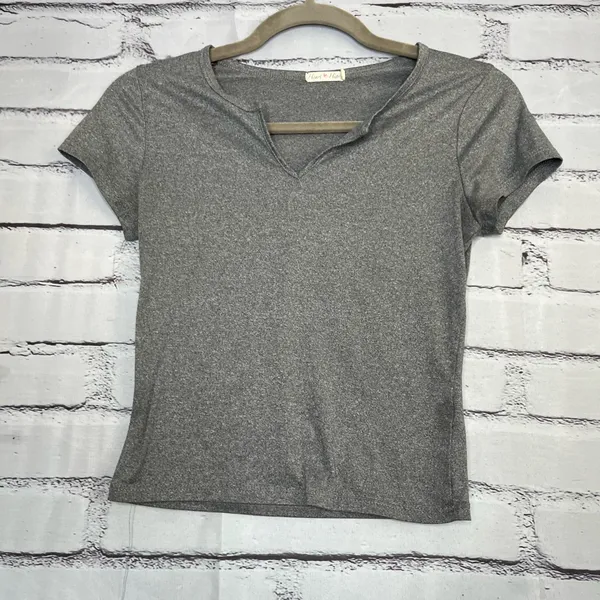 Heart Hips Gray Crop Cut Out T-Shirt V Neck Y2K SZ S Short Sleeve Top Fitted - Image 4