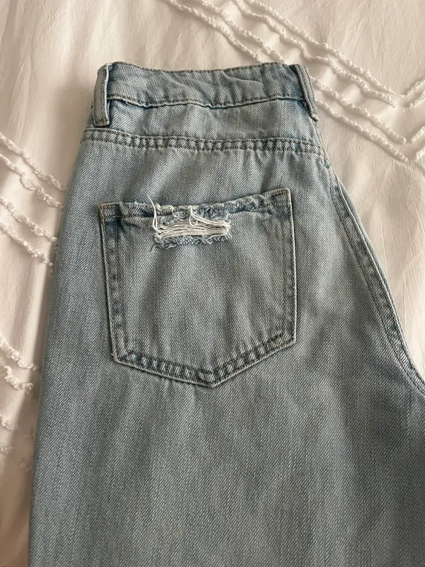 High Rise Light Wash Mom Jean Size 2 - Image 6