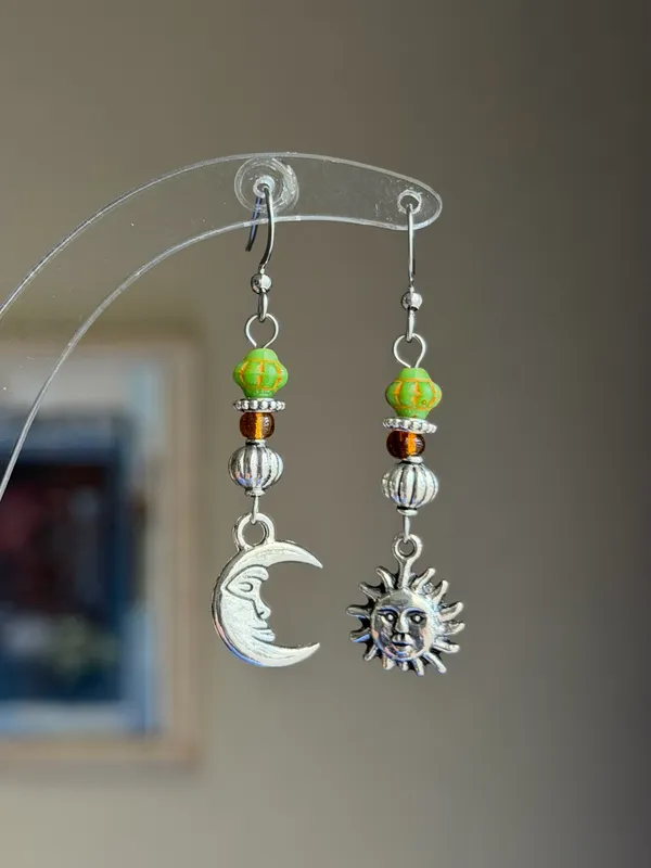 Handmade moon & sun vintage fairy whimsy dangle earrings☀️🌙 - Image 2