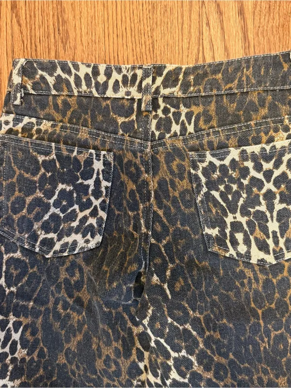 Edikted Leopard Printed Low Rise Jeans - Image 5