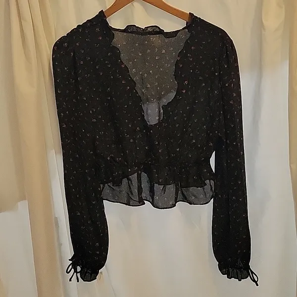 Francesca's Mi Ami Long Sleeve Black Roses Semi Shear Crop Top Size XL - Image 5