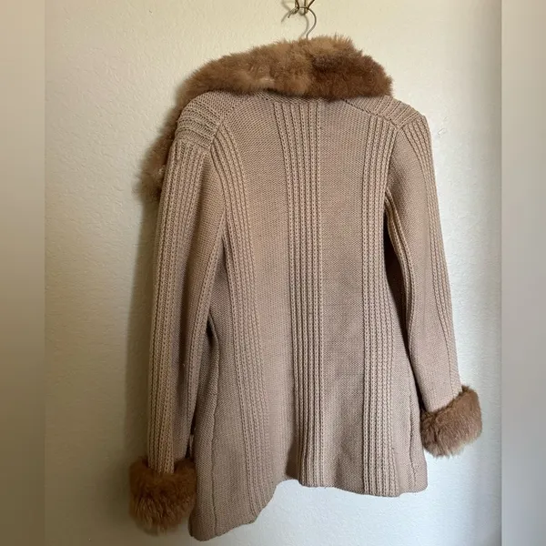 American Vintage Vintage 70s Chunky Wool Knit Cardigan Sweater Fur Trimm Sz Medium Tan‎ - Image 6