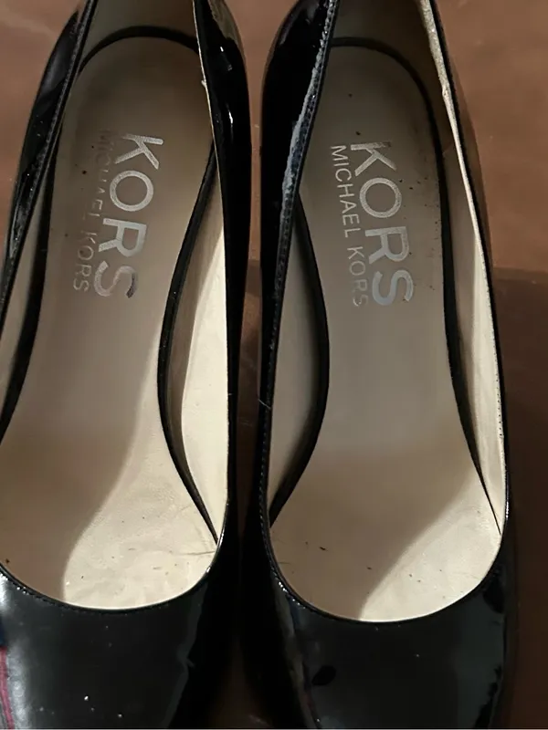 Michael Kors Black Patent Leather Round Toe Pumps 8M - Image 9