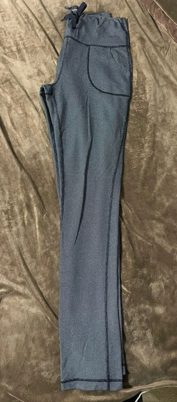 Lululemon Leggings - Image 3