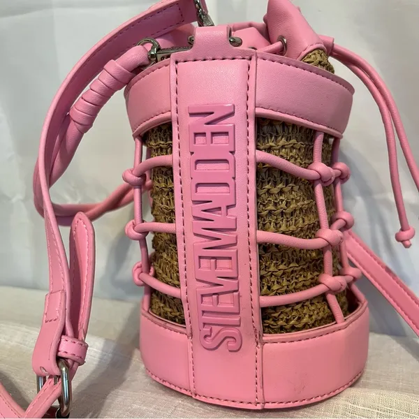 Steve Madden pink "Blohan" crossbody bucket bag - Image 2