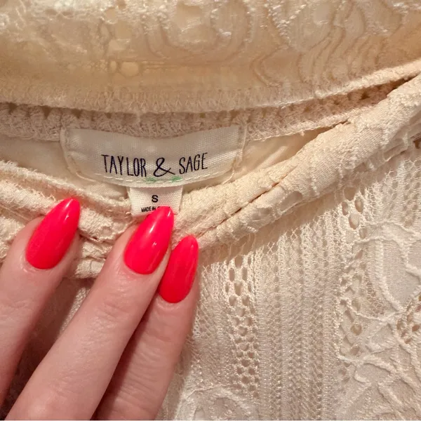 Taylor & Sage Boho Renaissance Cream Lace Off Shoulder Top Bell Sleeve Size S - Image 3