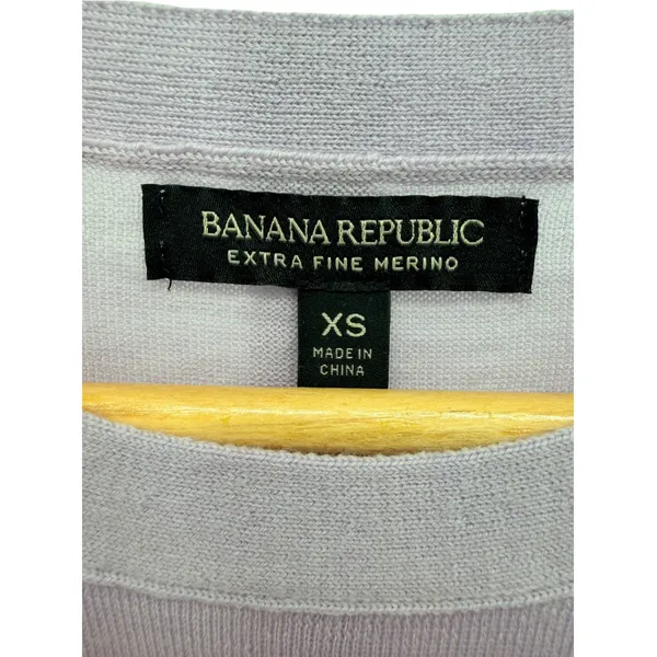 Banana Republic Extra Fine Merino Wool Sweater Lavender Purple Crewneck XS Flaw - Image 4