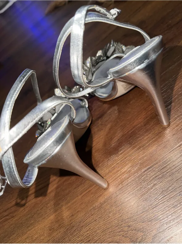 NWOT Steve Madden Ulyana metallic silver rhinestone floral heels summer party - Image 7