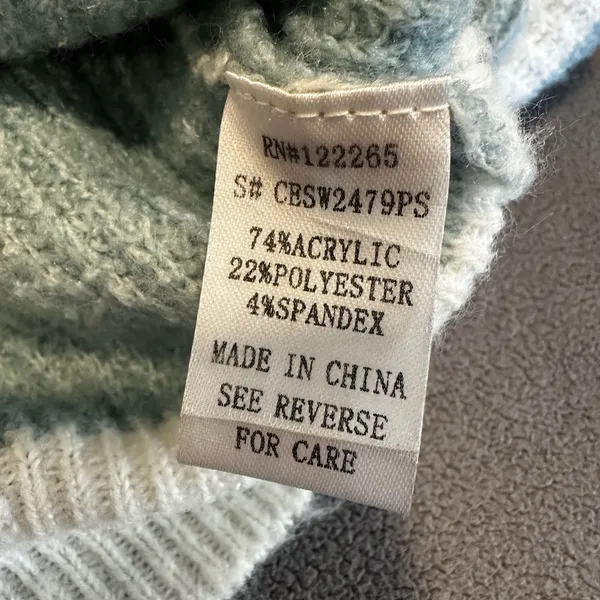 Uncharted Threads Sz: M Cropped Dusty Blue White Striped Vneck Pullover Sweater. - Image 7