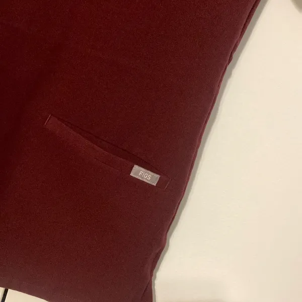 Figs Technical Collection Wine Color Women’s Size XS 3 Pockets - Image 2