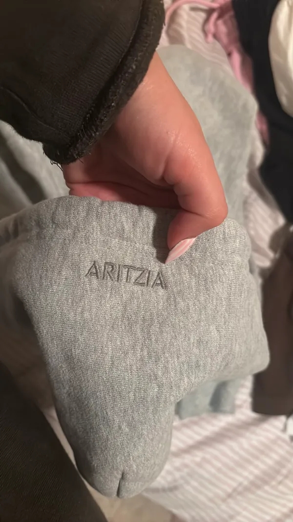 Aritzia Mega fleece zip up hoodie  - Image 4