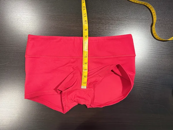 Women’s Red Fleo Original Shorts Size Large - Image 5